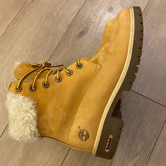 Timberland women’s boots with fur - Picture 6 of 8